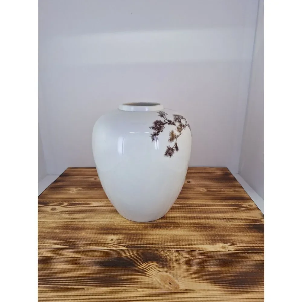 Vintage JAPAN Porcelain‎ vase with Japanese scene man reading scroll brown white